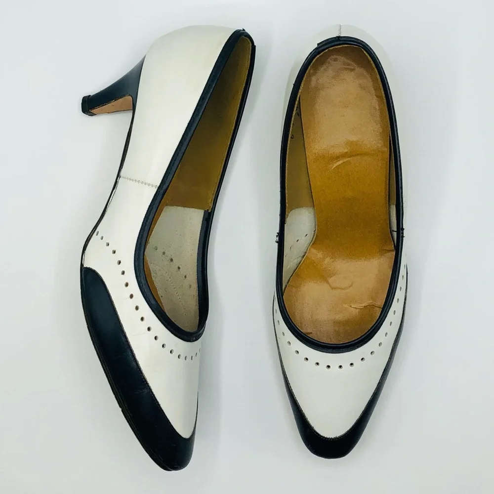 Vintage 70s Vogue Brand Oxford-Inspired Heels - Picture 2 of 16